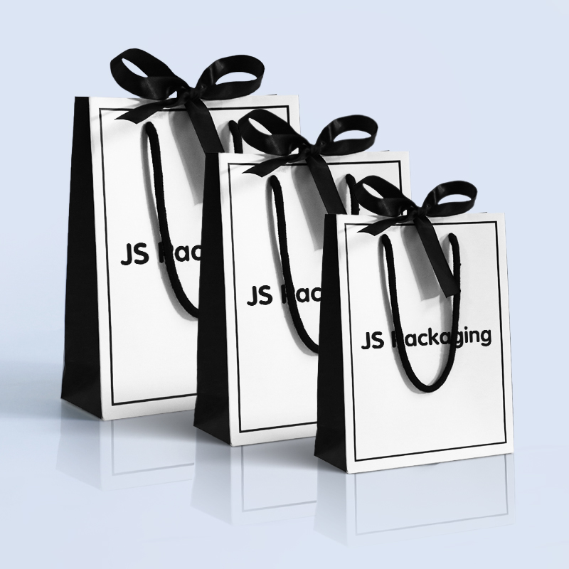 gift bags with ribbon